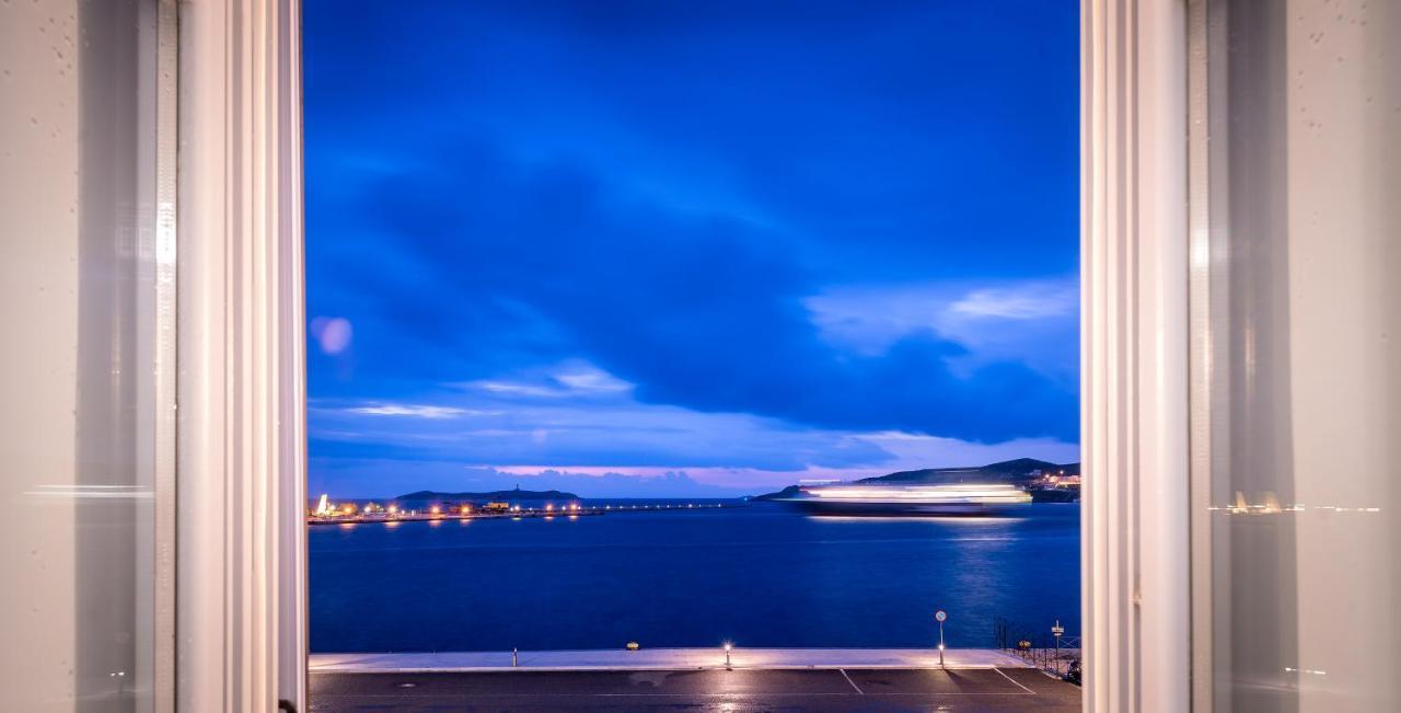 Shapes Luxury Suites Ermoupoli Exterior photo