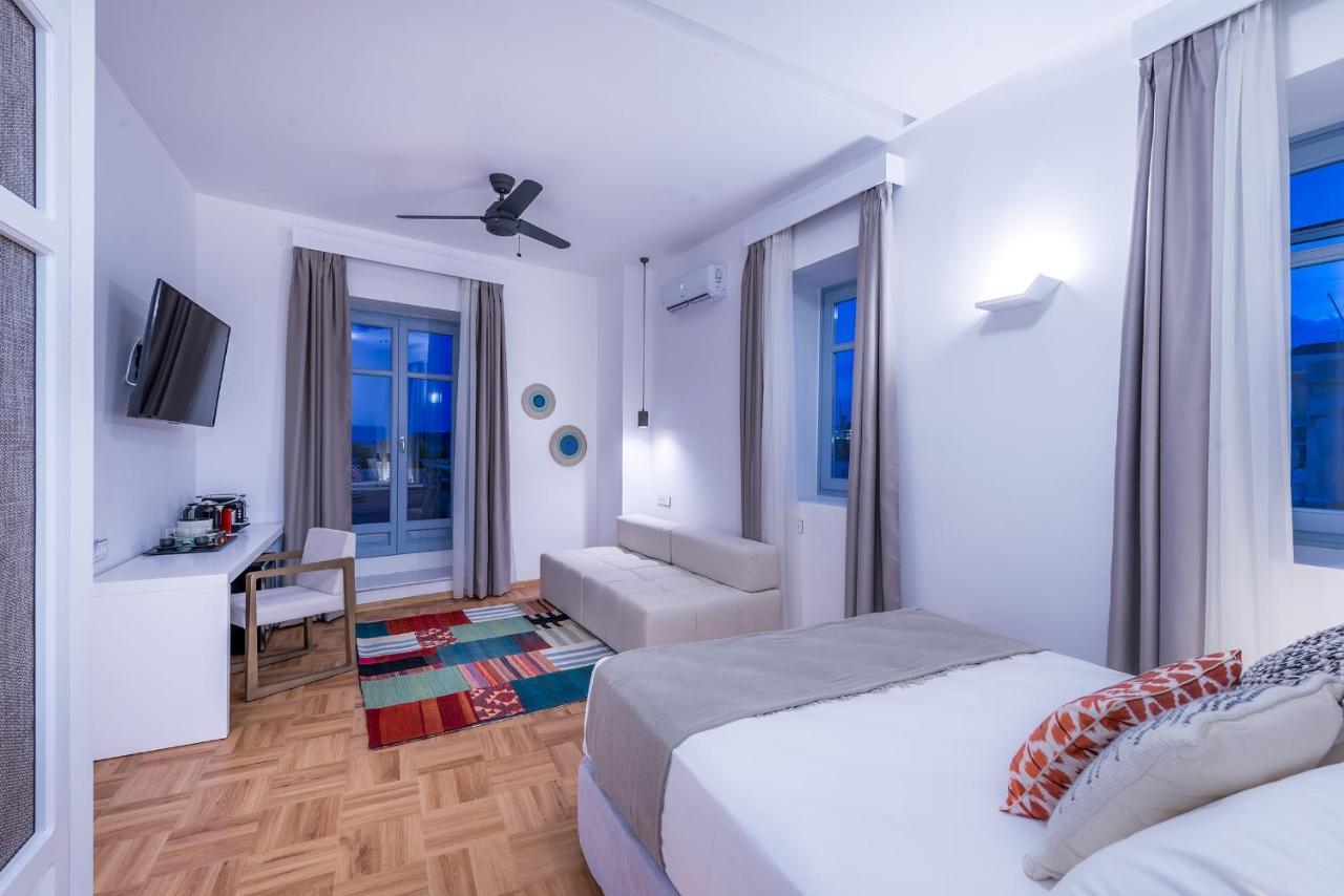 Shapes Luxury Suites Ermoupoli Exterior photo
