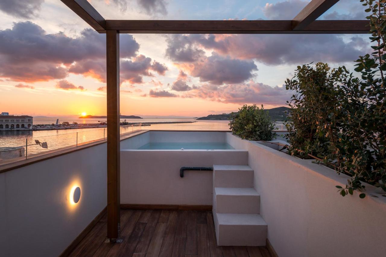 Shapes Luxury Suites Ermoupoli Exterior photo