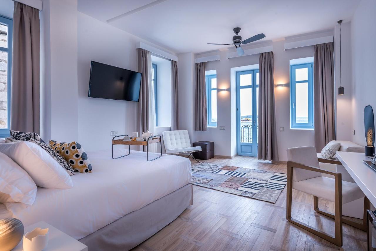 Shapes Luxury Suites Ermoupoli Exterior photo