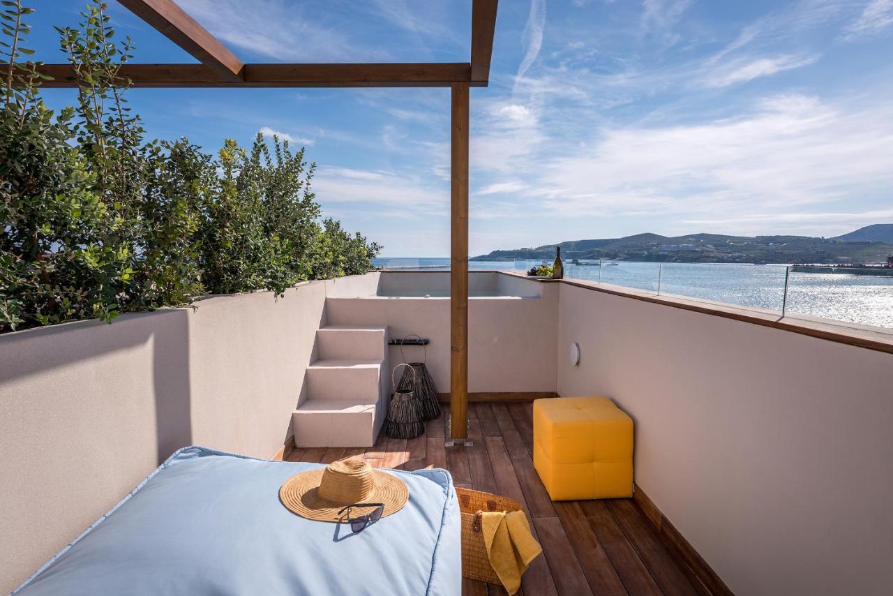 Shapes Luxury Suites Ermoupoli Exterior photo