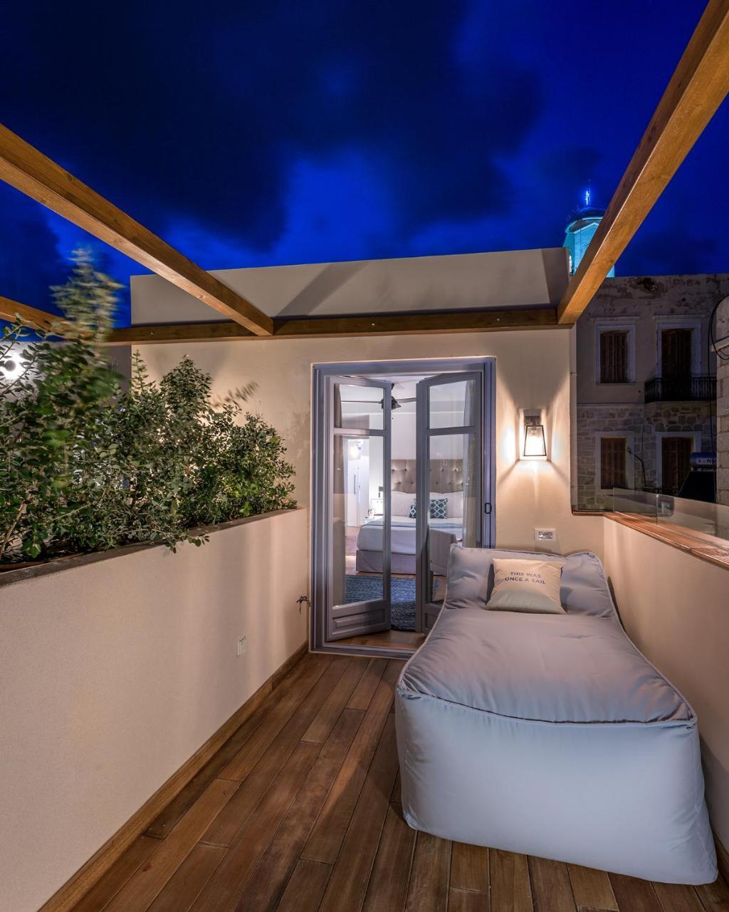 Shapes Luxury Suites Ermoupoli Exterior photo