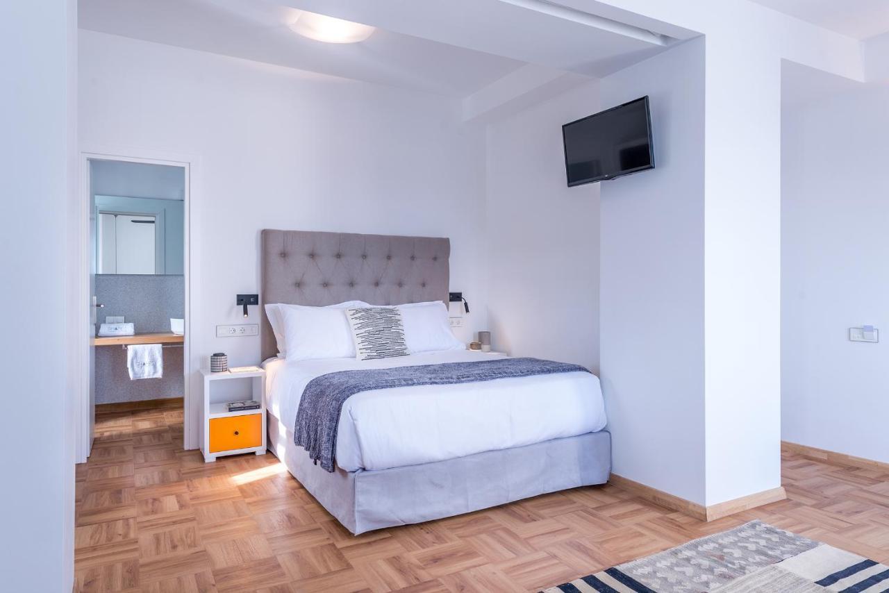 Shapes Luxury Suites Ermoupoli Exterior photo