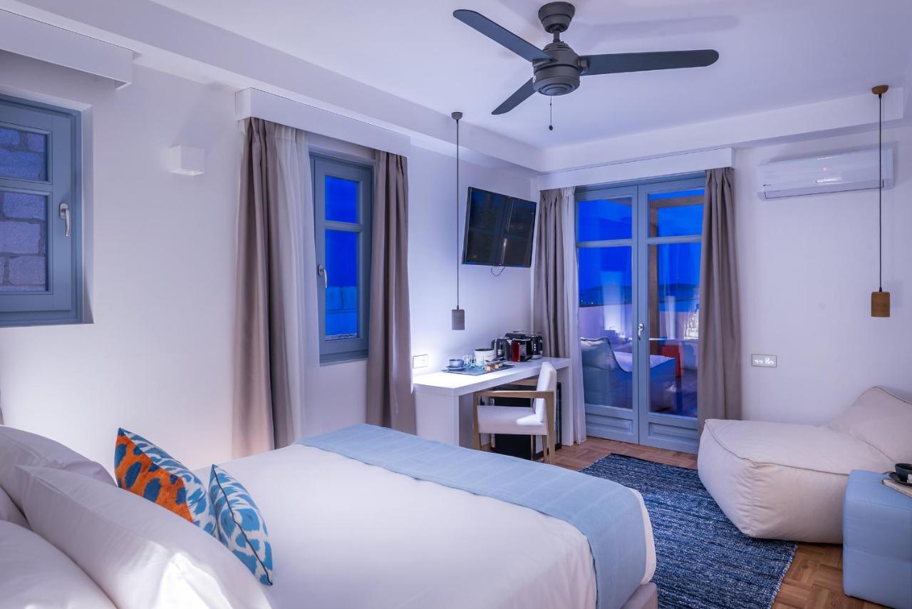 Shapes Luxury Suites Ermoupoli Exterior photo