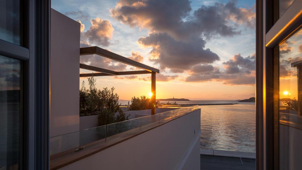 Shapes Luxury Suites Ermoupoli Exterior photo